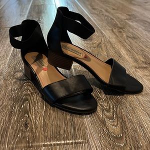 Black sandals